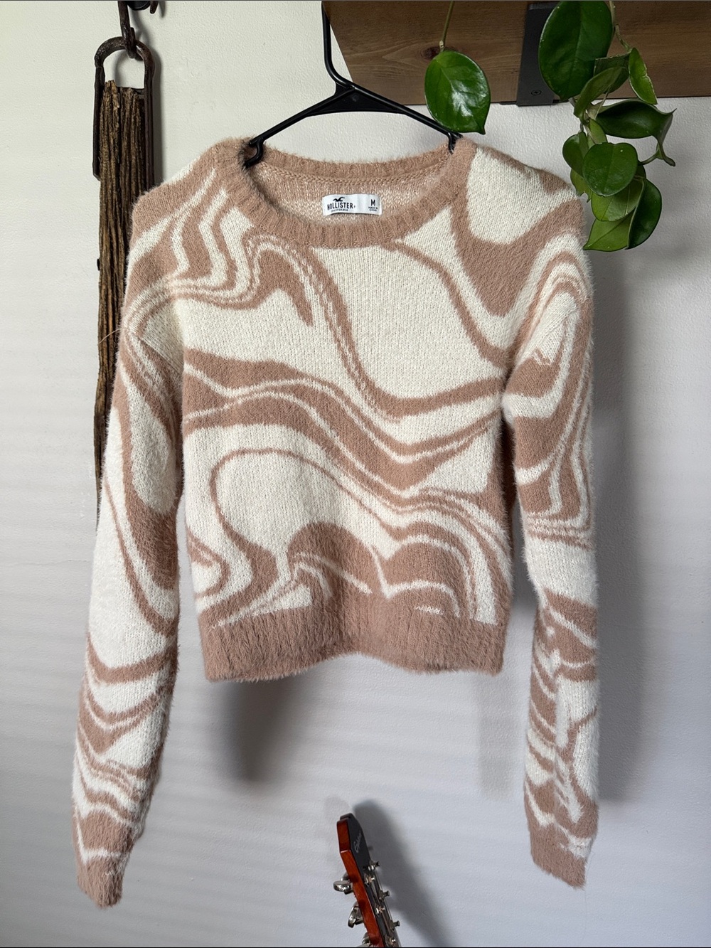 Hollister fuzzy sweater size medium